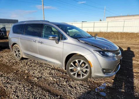 2017 Chrysler Pacifica Limited z USA, uszkodzony, nr VIN 2C4RC1GG2HR787932